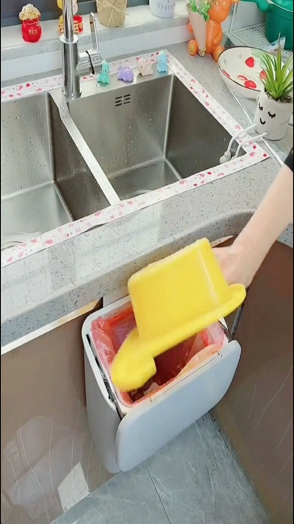 去邻居家才知道,剩菜剩饭这样处理,水池再也不堵了
