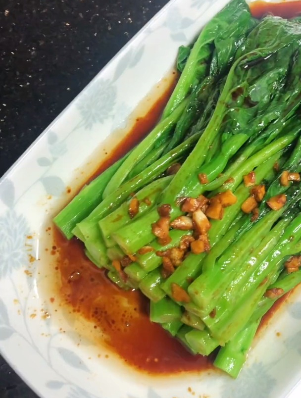 掌握这两个要点,在家也能做出翠绿爽口的白灼广东菜心,快来试试