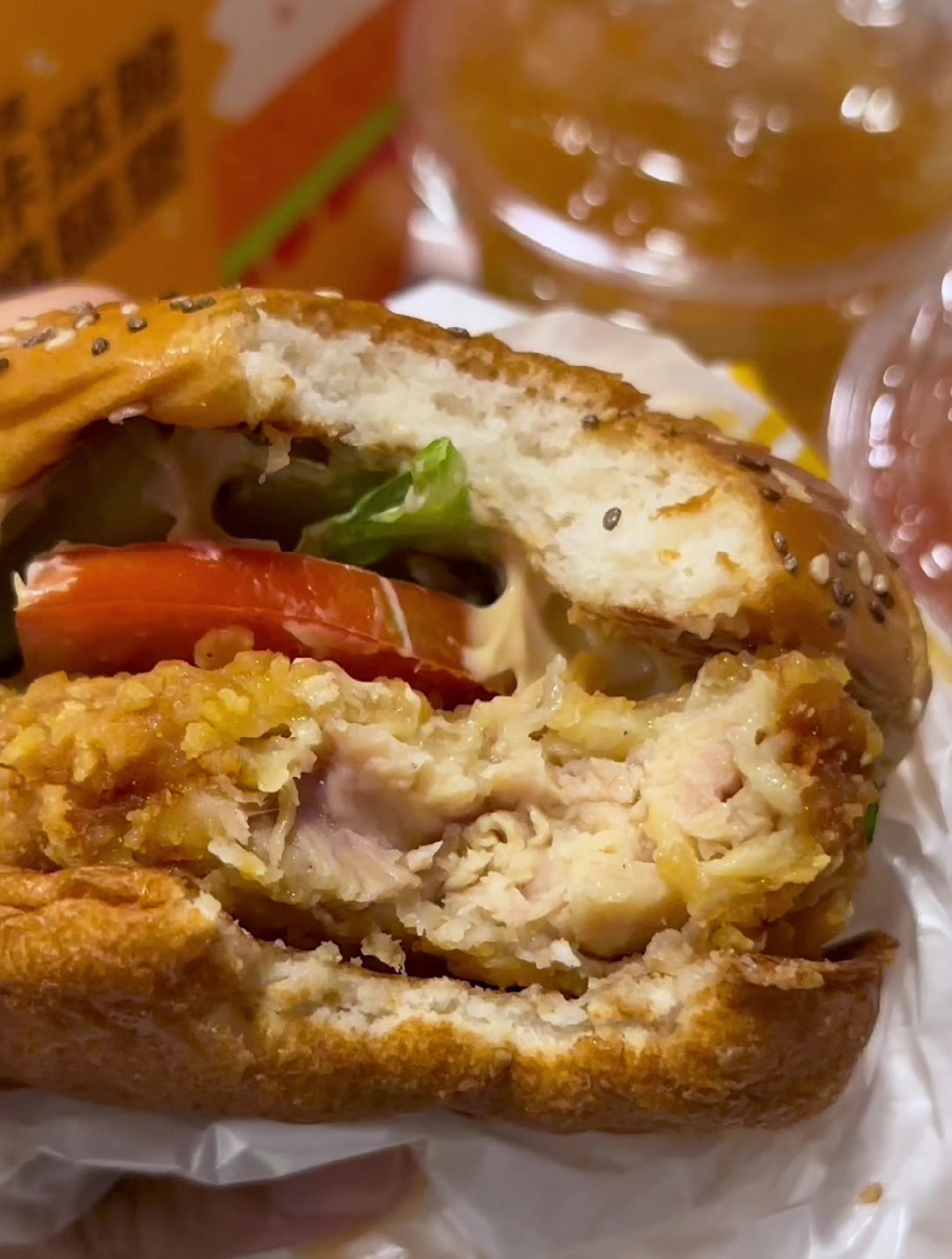 麦当劳穷鬼套餐新成员,咔滋脆鸡腿堡真好吃