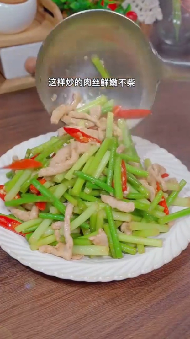 蒜苗炒肉丝家常版做法,简单美味