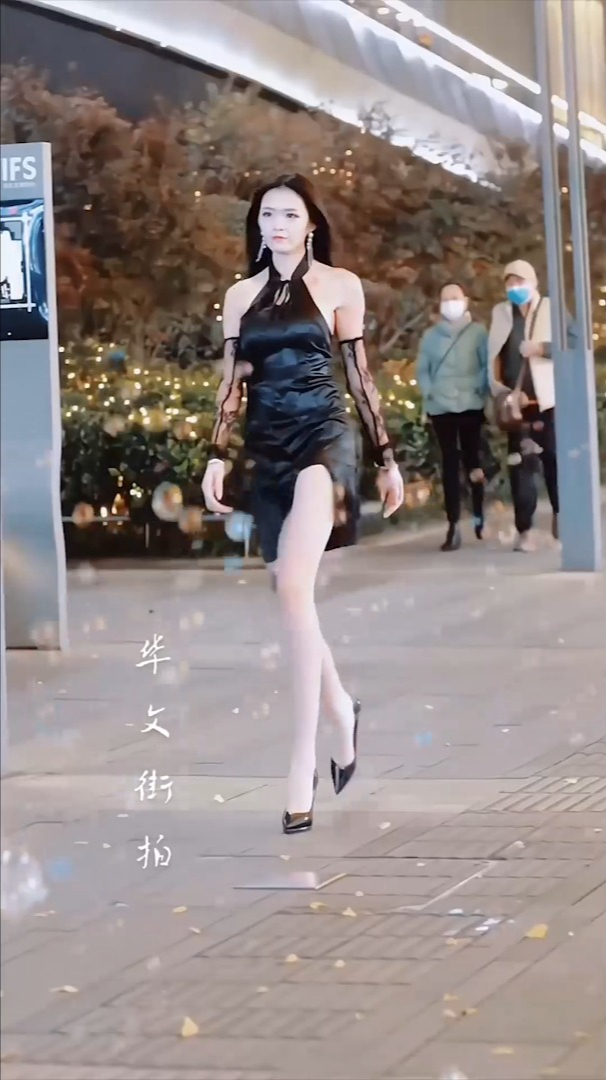 萍萍爱拍摄,我要是有这身材,怕是天天喝奶茶都不会胖吧