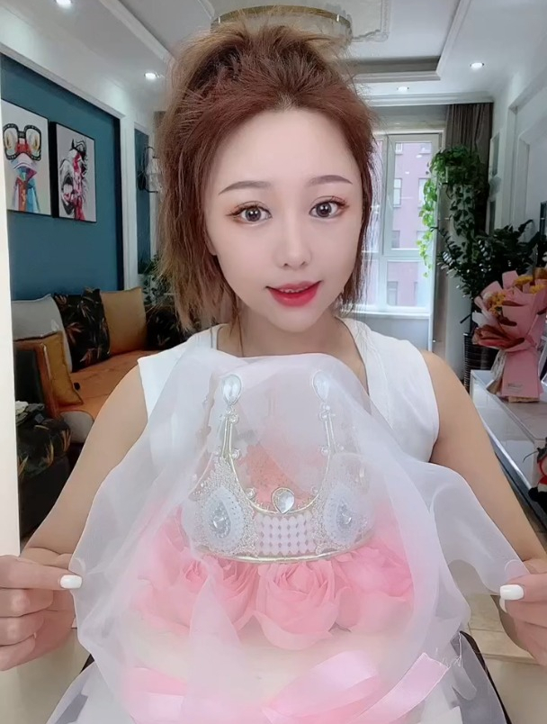 生日蛋糕!承蒙各位不弃~终究又长了一岁!感谢朋友们!