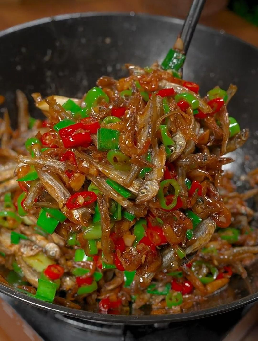 这样做的小鱼小虾,出锅香辣入味