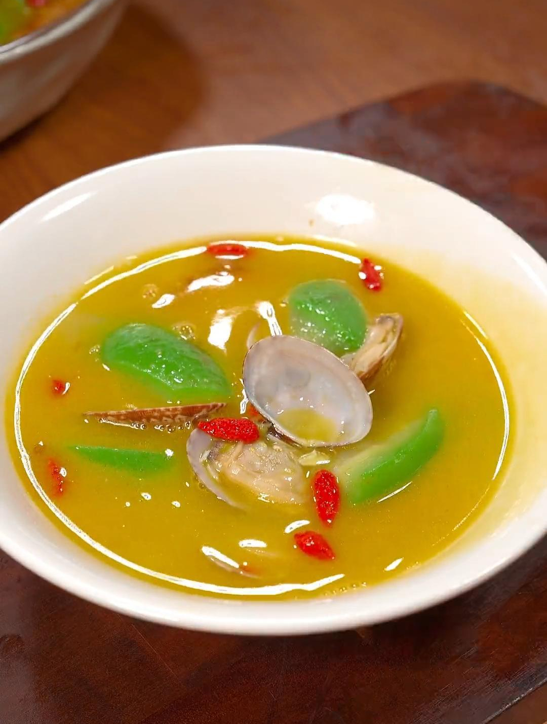 这个花甲丝瓜鸡蛋汤,汤鲜味美