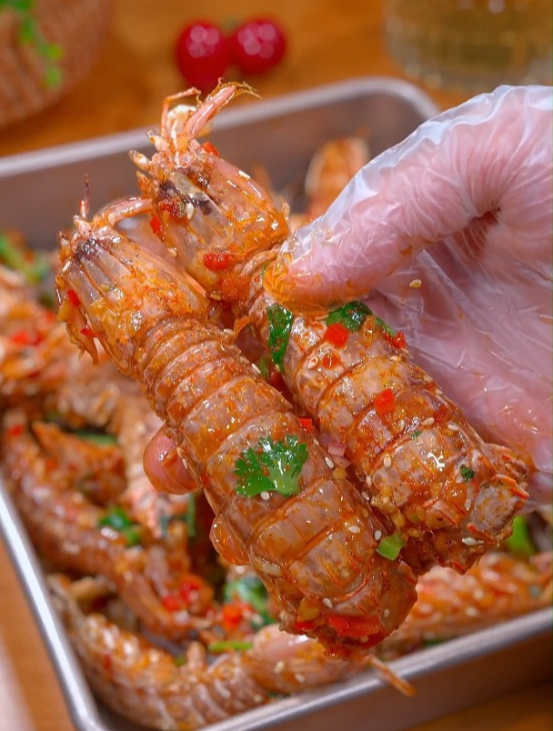 不用去大排档,在家就能实现椒盐皮皮虾自由,鲜香酥脆太好吃