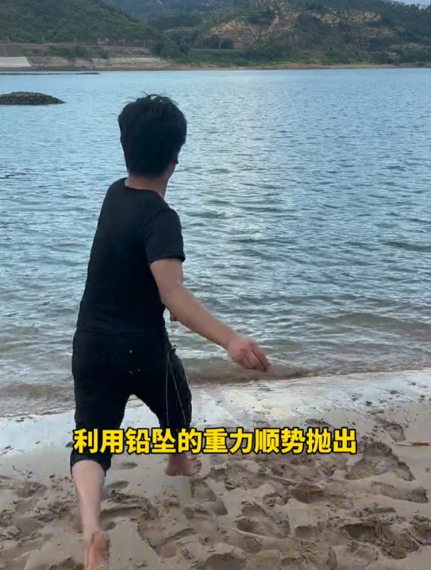 自动钓鱼神器方便了钓鱼人,为啥还是有人对它褒贬不一?