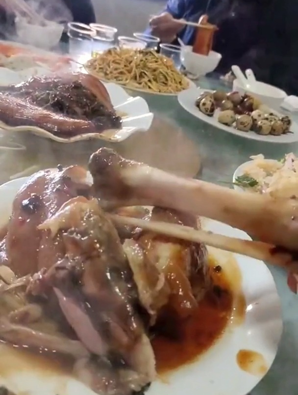 吃席了~吃席了~