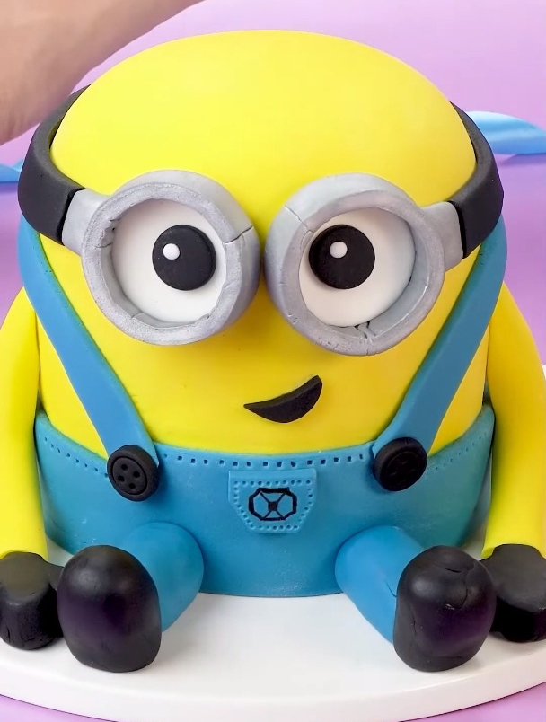 创意蛋糕:小黄人