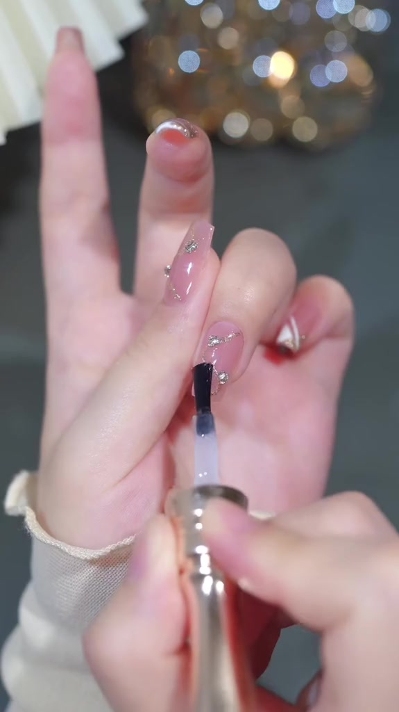 一笔上色的拉线胶,画边框线条太好用啦