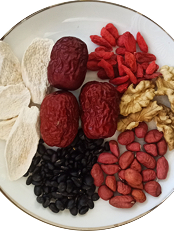 「美味滋补,暖心养生」黑豆淮山猪尾汤,一碗汤品温暖你的身心