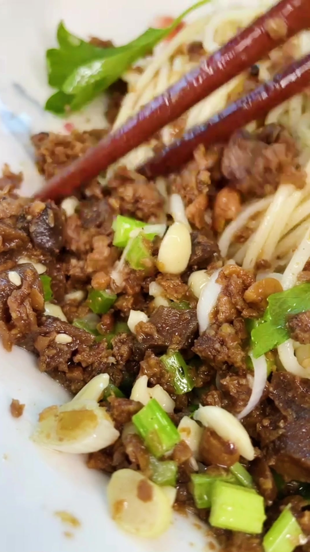 牛肉酱干拌面