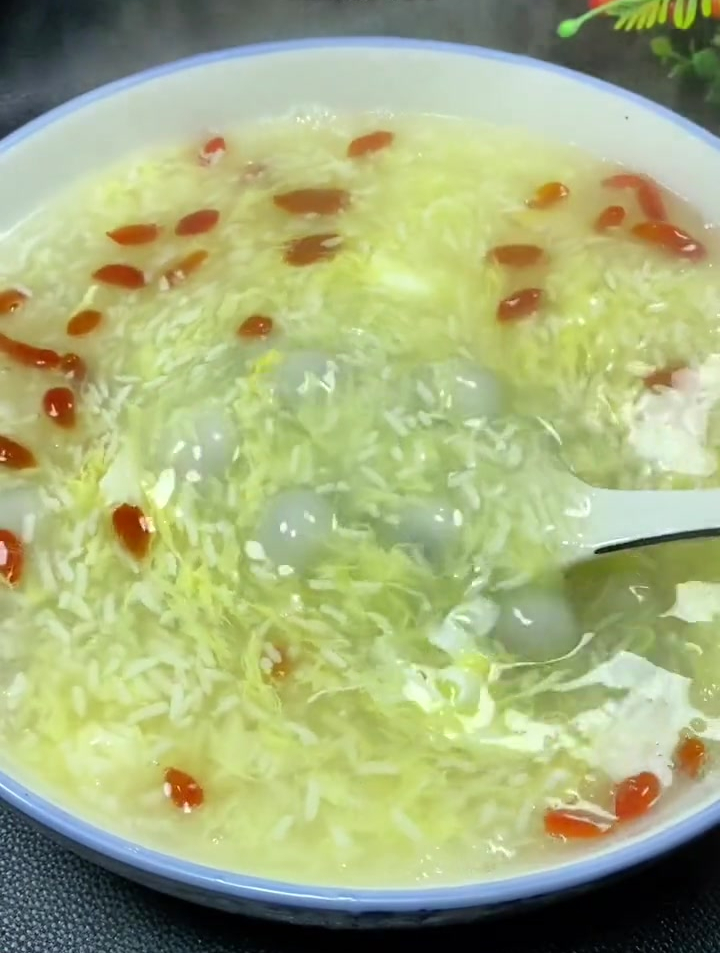 米酒汤圆美食教程