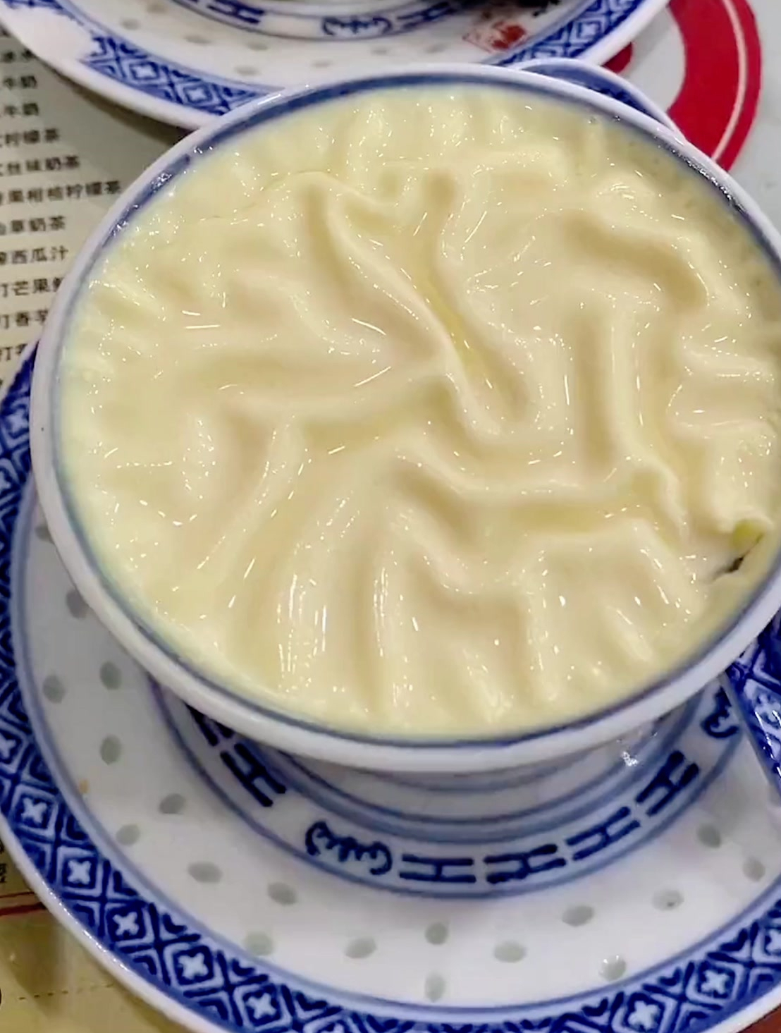 在西藏吃到正宗双皮奶,原来十几年吃的东西,叫牛奶布丁更合适