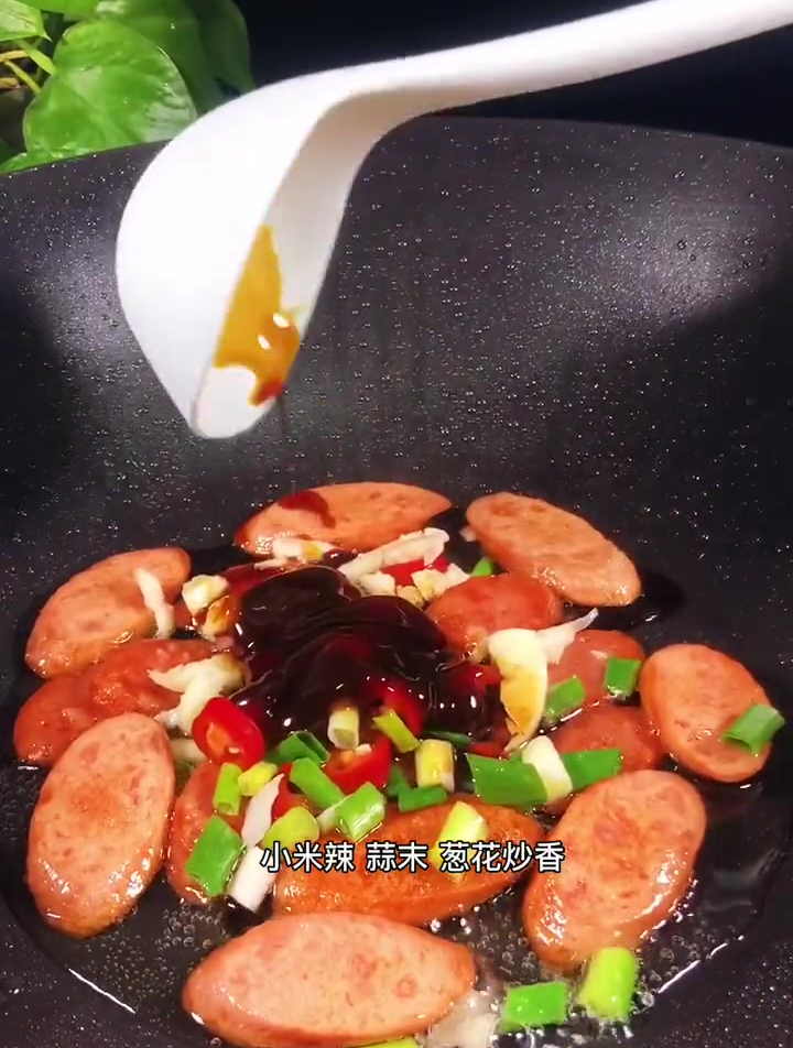 香肠炒花菜,做法简单又好下饭