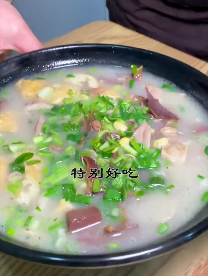 这家开在苇湾里的老鸭粉丝汤也太好吃了,小两口热情又实在