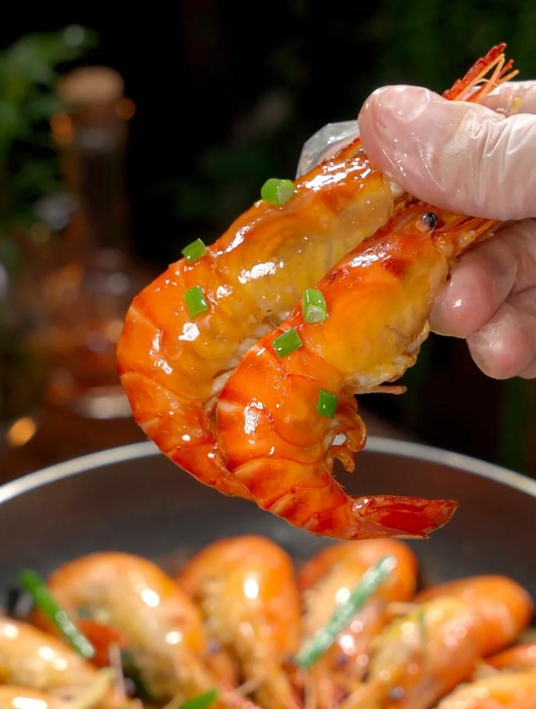 这才是盐焗罗氏虾最鲜嫩最好吃的做法