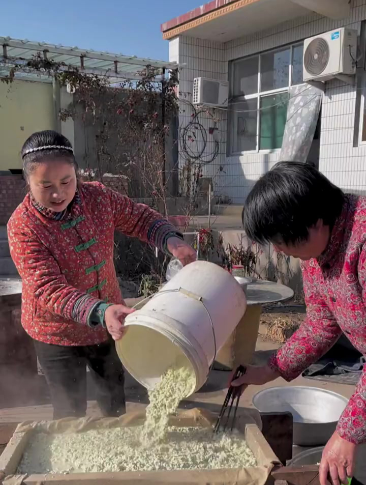 河北人每年都这样做豆腐,放好了可以吃一年炖菜一绝