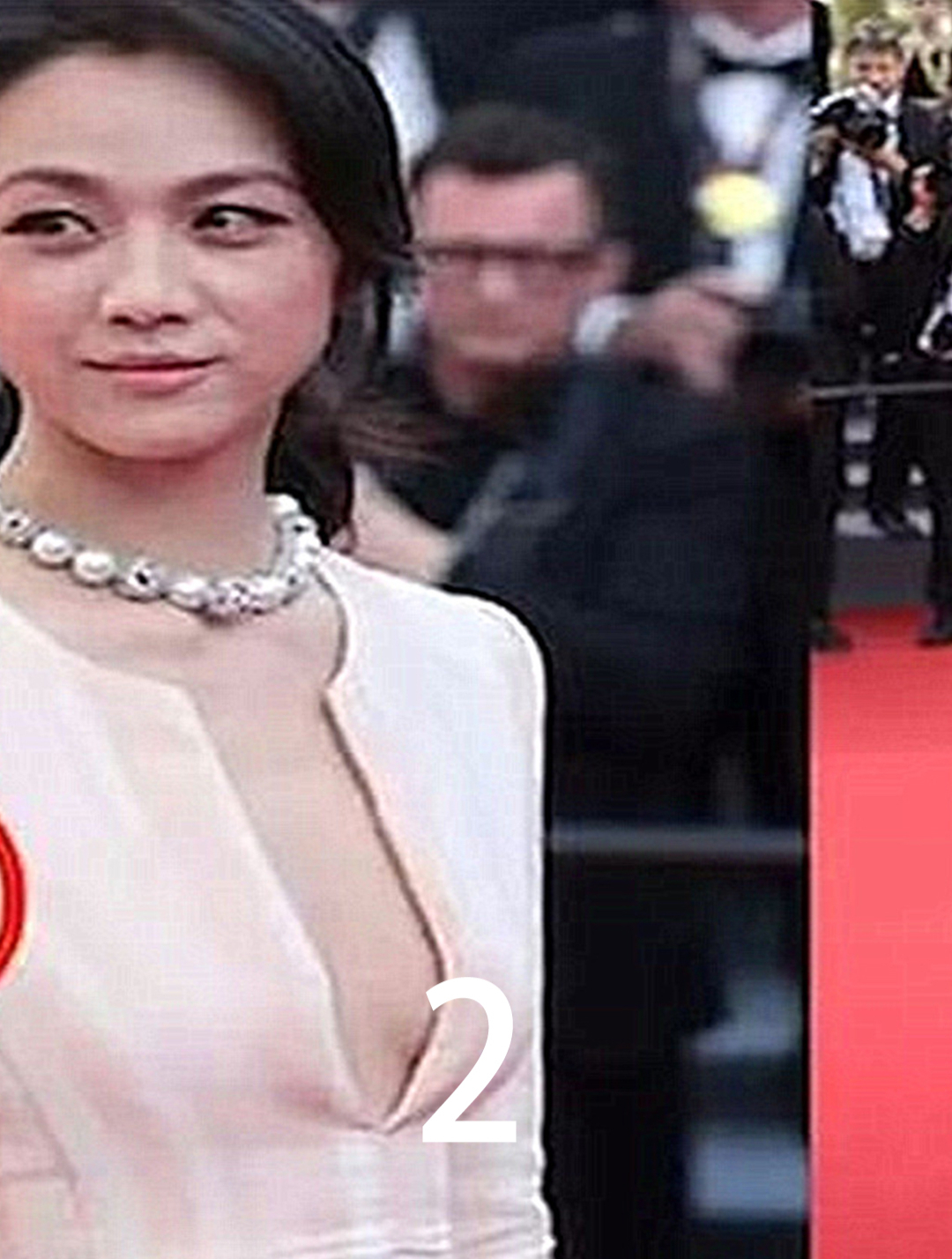 汤唯穿礼服现身戛纳红毯,谁注意她裙子的腋下?网友:太丢人了