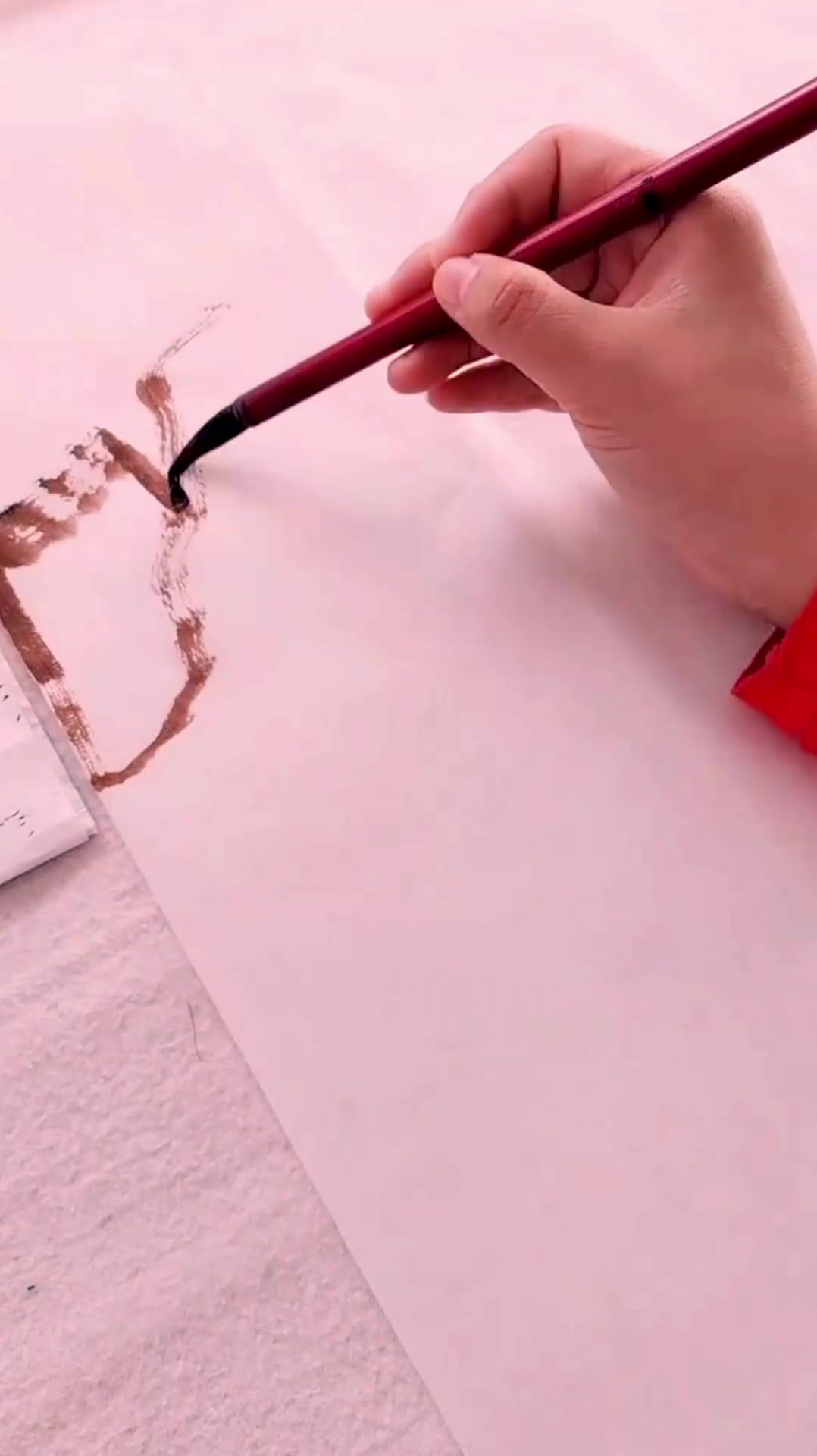 国画花鸟赭石与鹅黄色石头的画法!