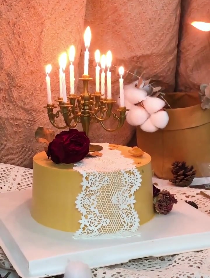 私房必须复古烛台蛋糕!太有仪式感啦