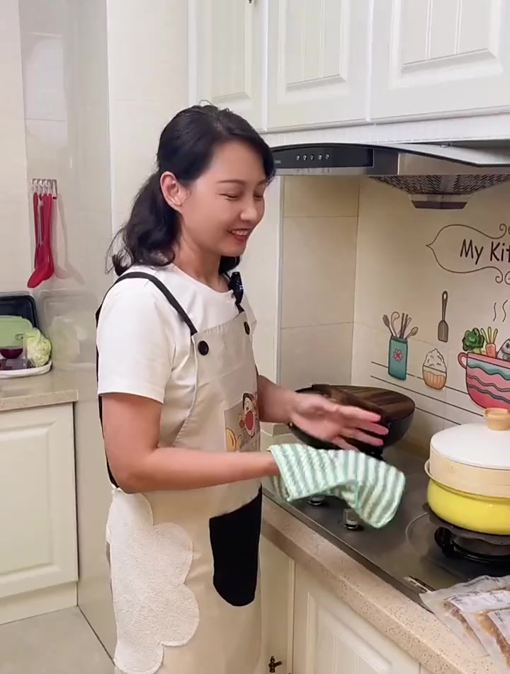 只要会烧开水就会做的红烧狮子头!不添加淀粉,吃起来Q弹紧实