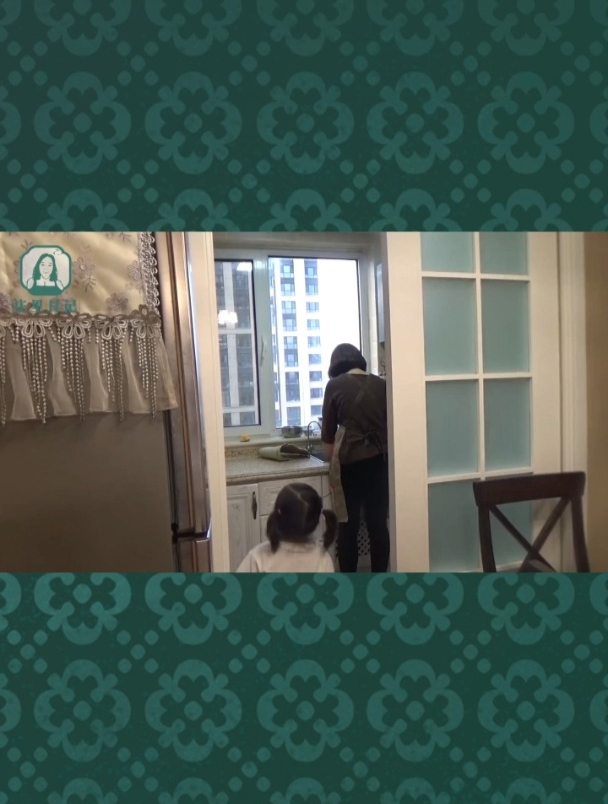 比黄焖鸡还好吃的荷叶鸡仔饭,米香肉香融一体,老公端笼屉吃得香