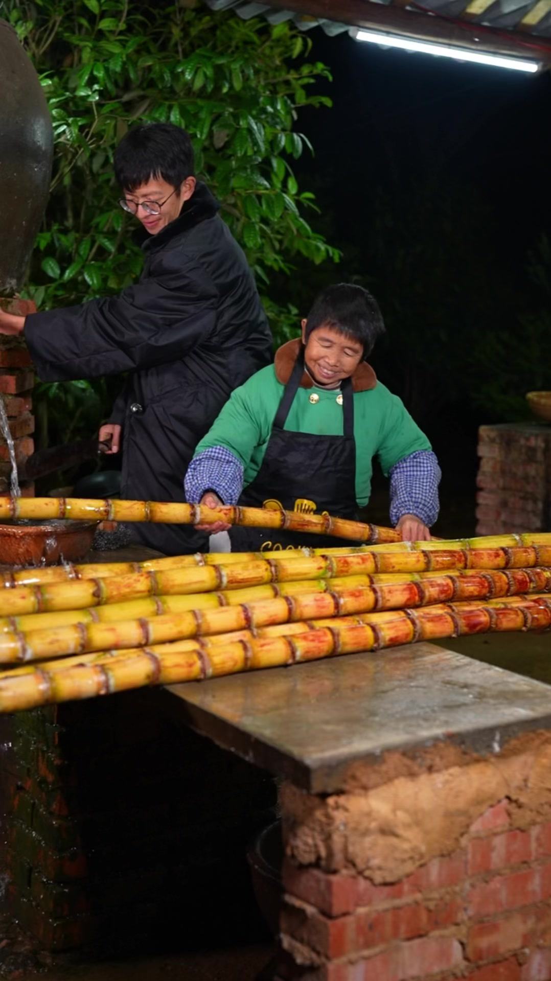 传统手工熬制蔗糖,花瓣点缀,让这个冬天暖暖甜甜