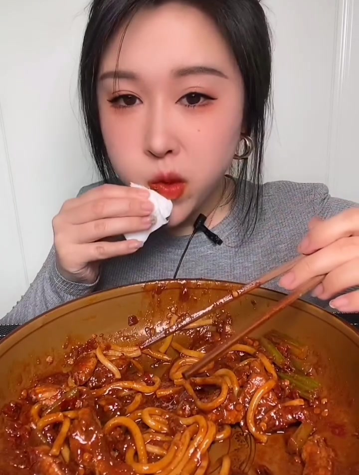 信不信99%的小仙女输入法打出“nc”都是“奶茶”我:农村♀