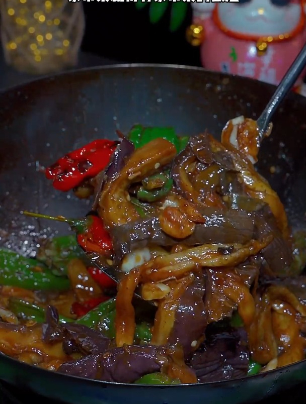 炒茄子,别焯水别过油,家常菜就得用简单的方法做出最好吃的菜!