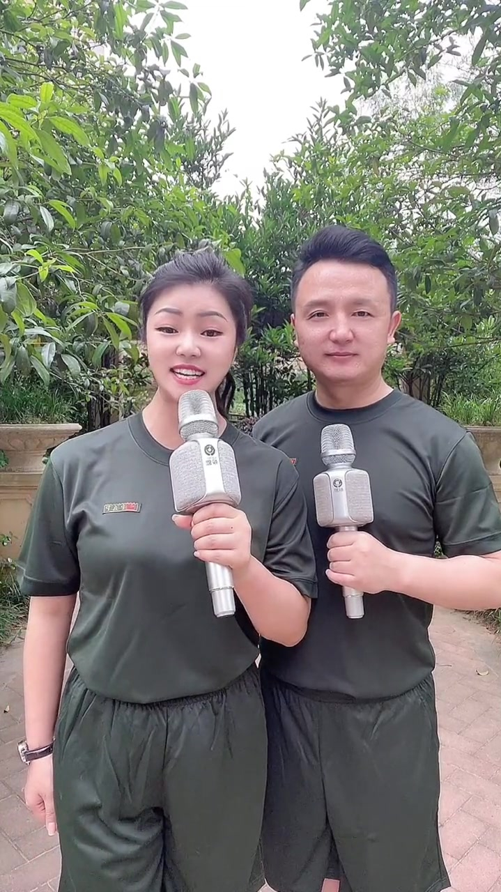 罗娇、九哥直播唱歌,欢迎大家观看