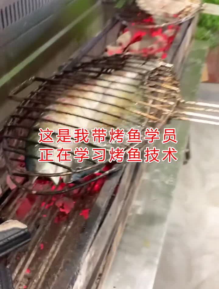 万州烤鱼配方红油200克、灯笼红泡椒100克