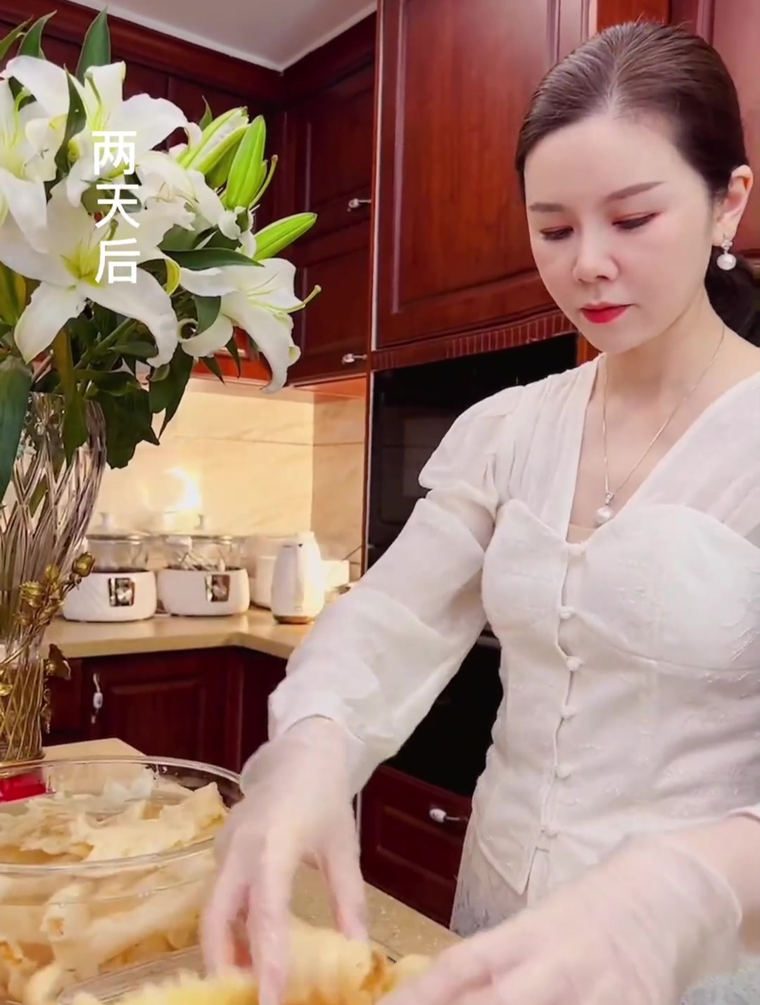 椰子鱼胶鸡汤和红枣莲子即食鱼胶,两种做法分享给大家!