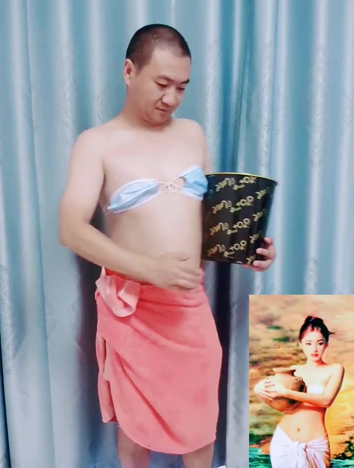 一副女人抱坛子的油画闻名世界,不是谁抱坛子谁就火