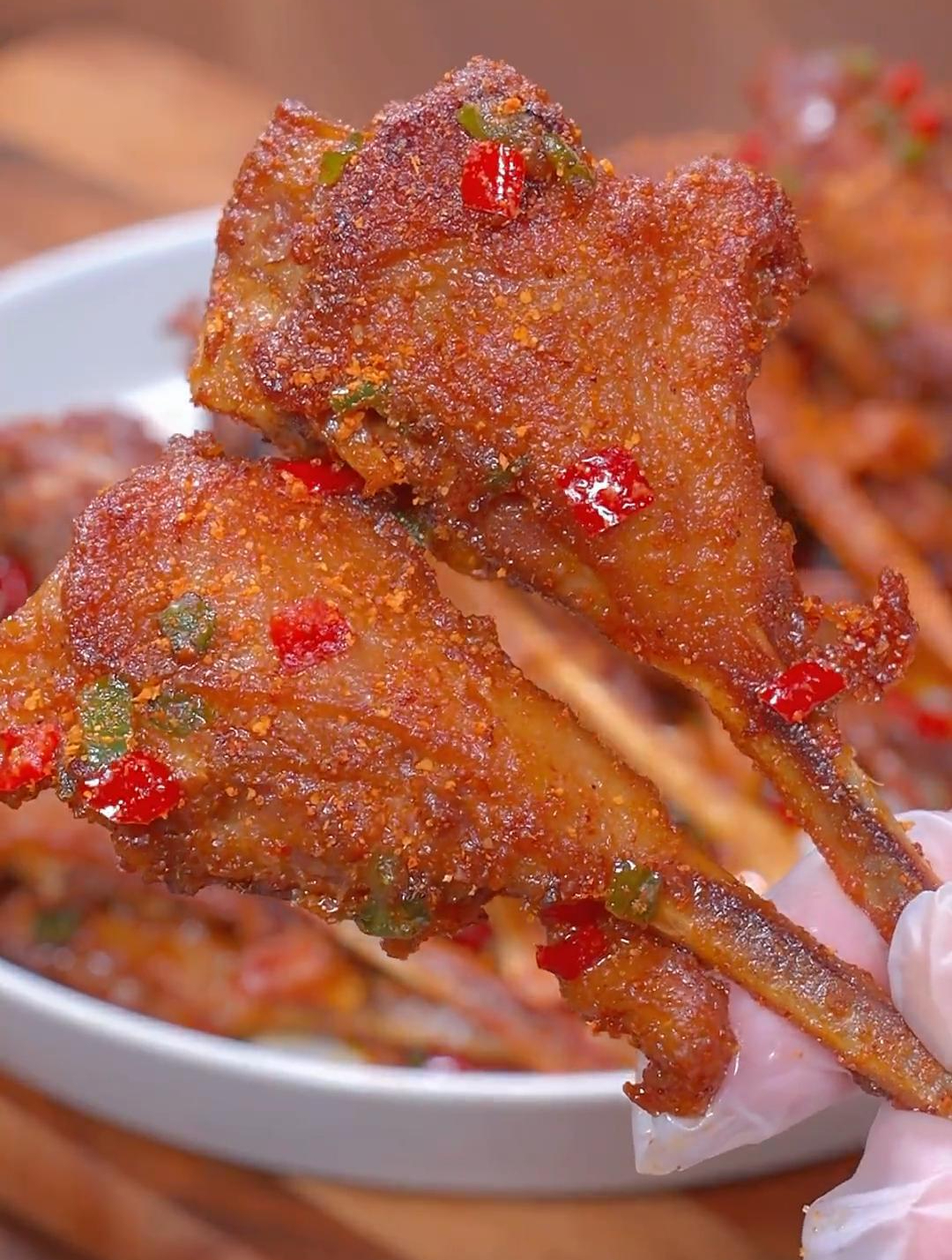 这样做的椒盐鸭下巴焦香酥脆