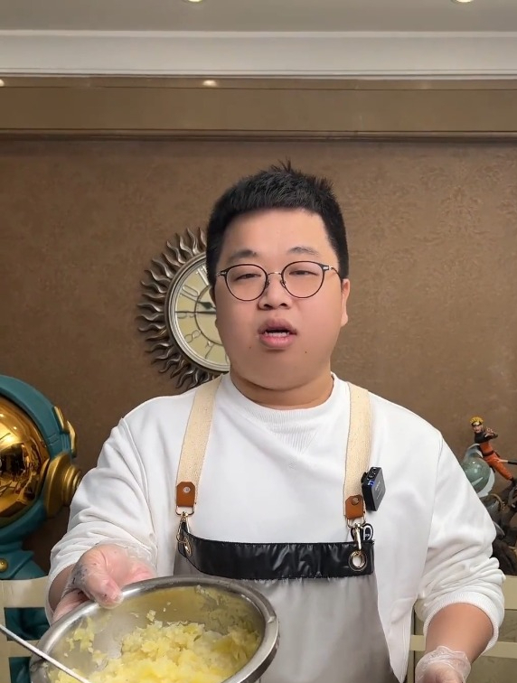 艾特你最想邀请的朋友,一起吃仰望星空!