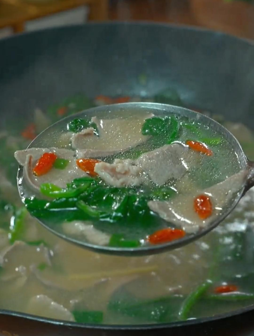 滑嫩的猪肝菠菜汤