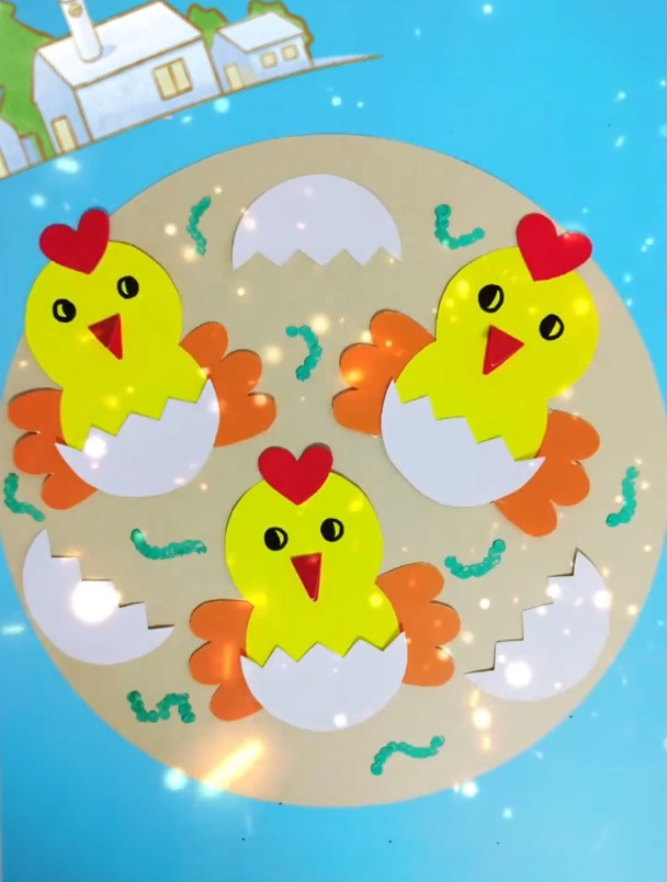 创意粘贴画《可爱的小鸡》