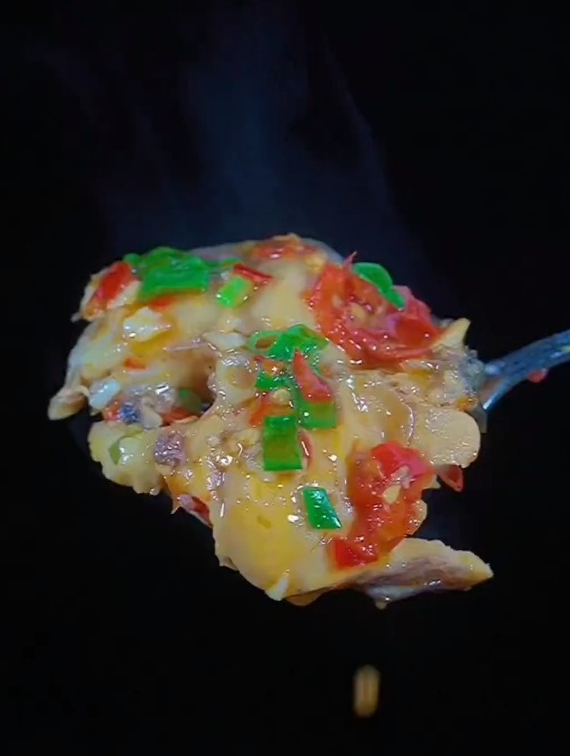 这样做,剁椒草鱼很好吃,做法也很简单 剁椒鱼 美食教程