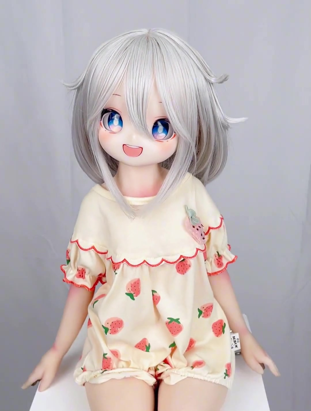 小派蒙手办的假发如何固定得更牢固