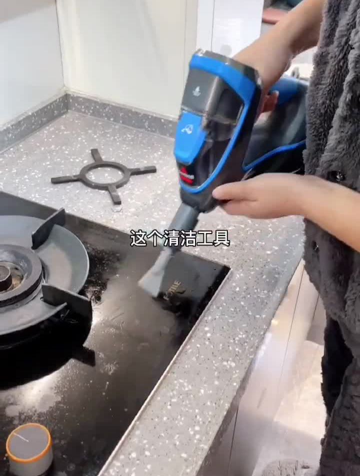 光脚踩在地上没有一点污渍,只有蒸汽拖把才能拖的这么干净吧