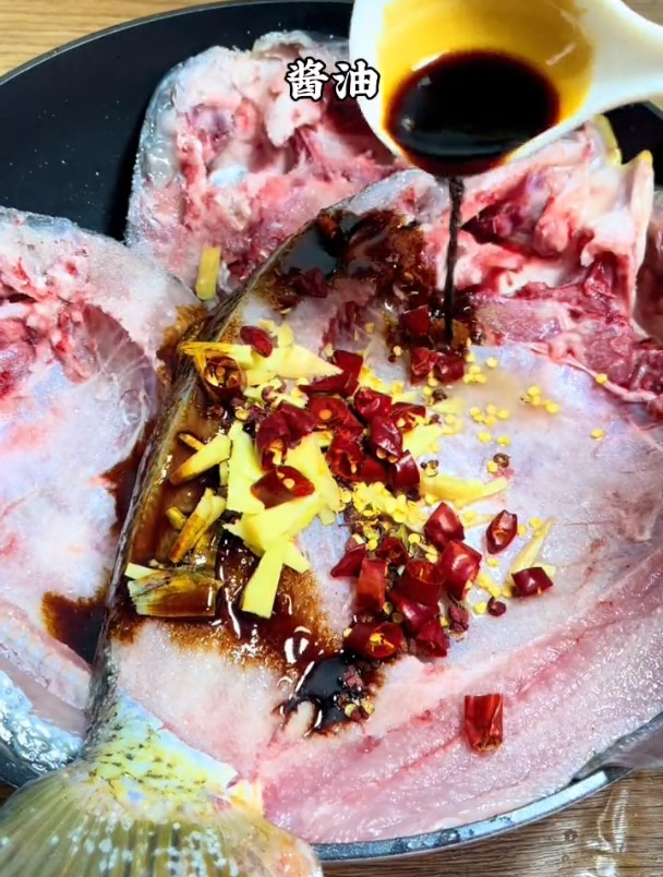 分享传统年味腊鱼做法:配料简单味道足,咸淡适中易保存 腊鱼