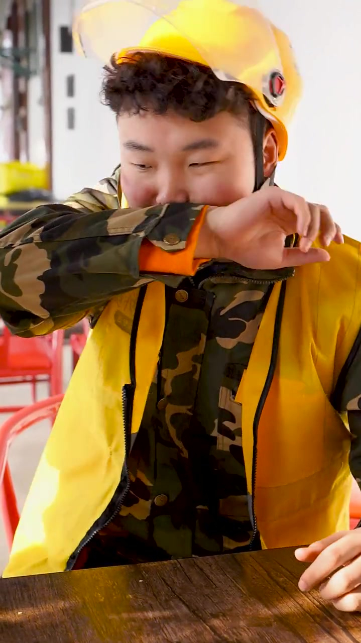 美食推荐官:草莓和海苔味道的肉松小贝你喜欢吗快来试试吧!