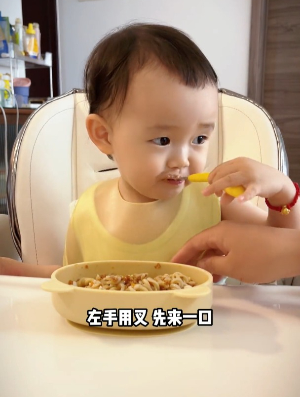 宝宝辅食:天热孩子没胃口,可以做点番茄牛肉酱