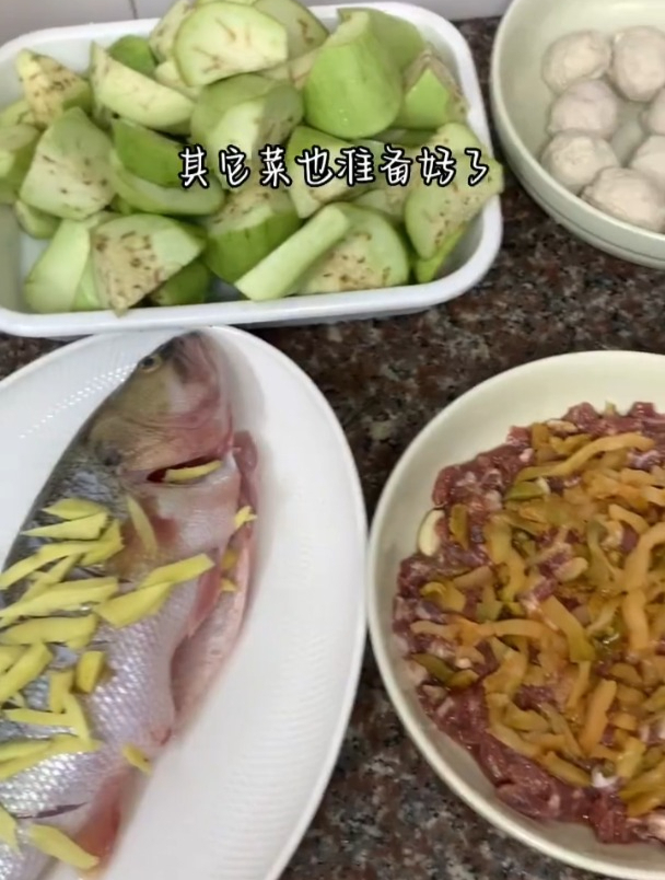 潮汕家庭晚餐丨学妈妈做的榨菜蒸肉 巨香~