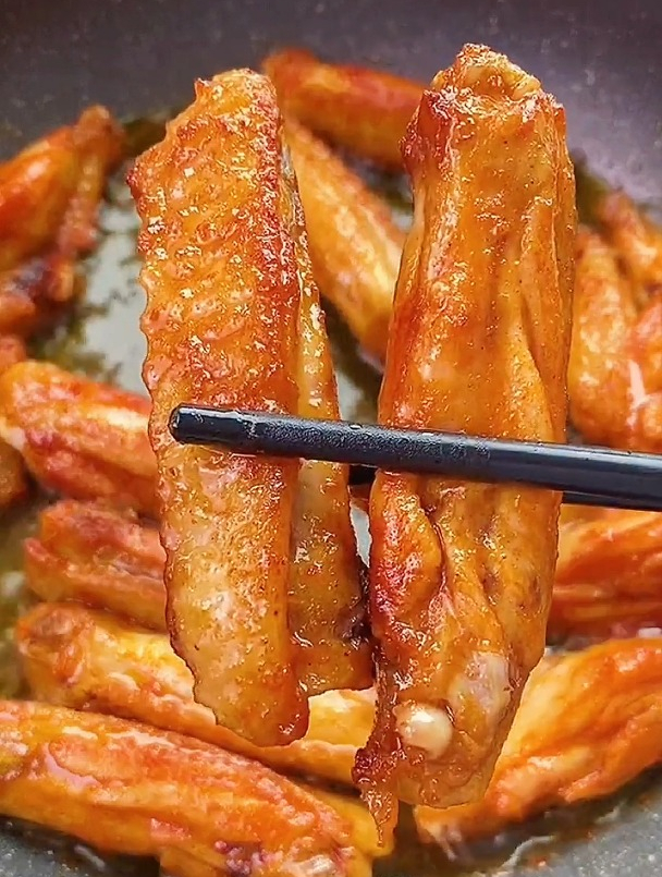 喜欢吃烤翅的,有了这个腌料,奥尔良烤翅在家也能做!