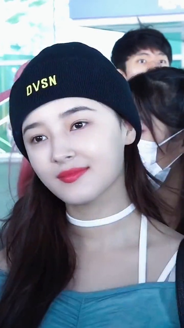 换个视角看奶昔李承利机场秀