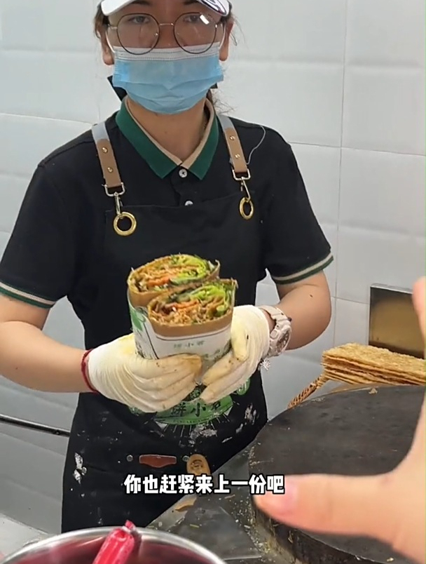 跟着探店达人 一起走进合肥饼小君杂粮煎饼