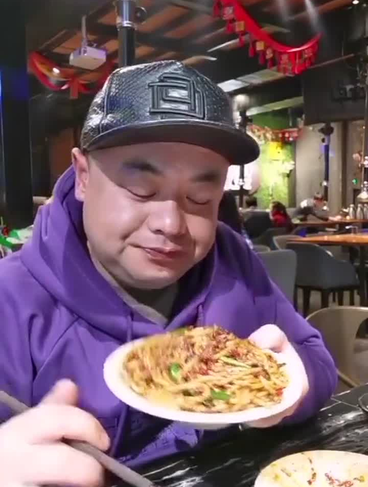 昆明最霸道炒米线……奇特美食大搜罗