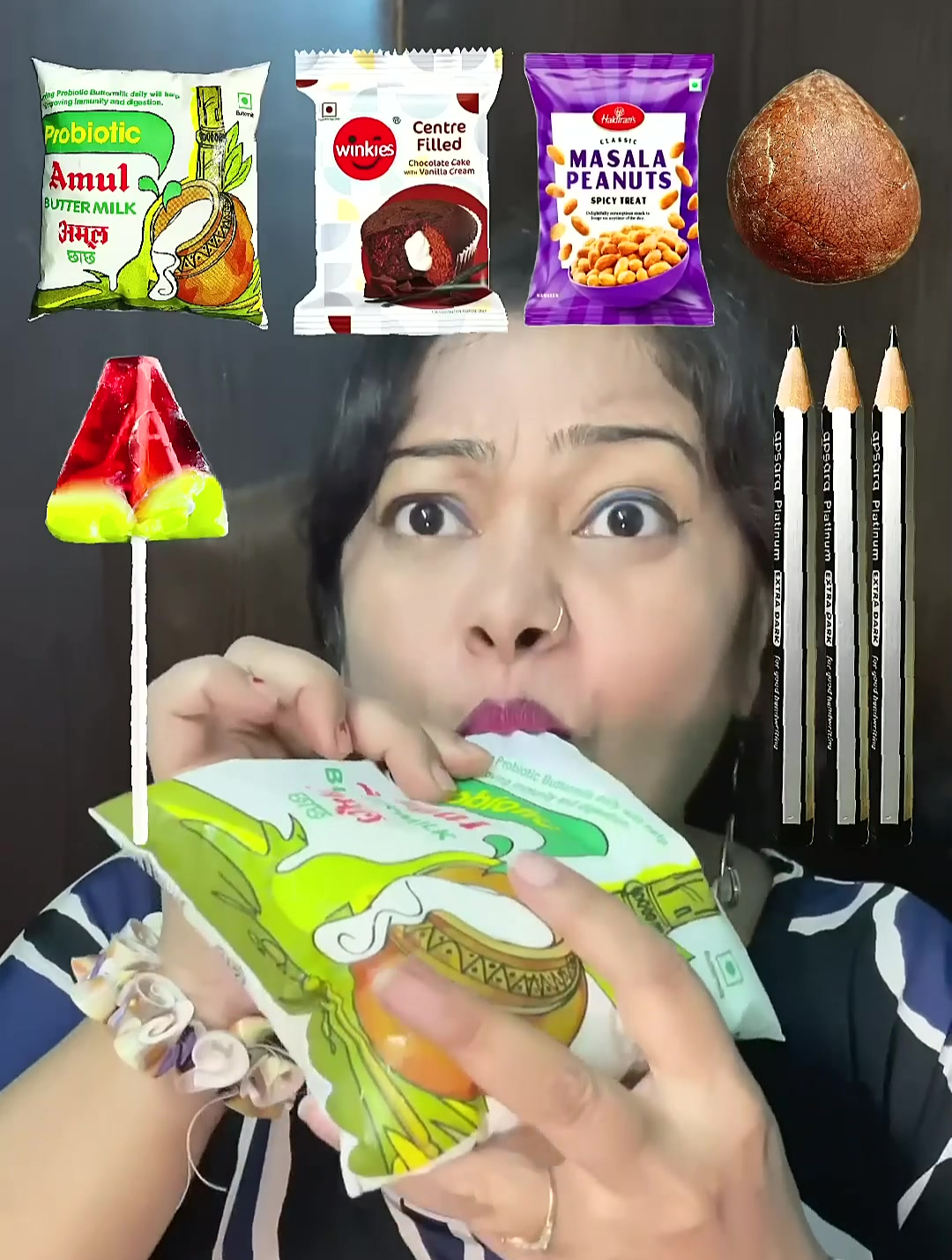 表情包美食ASMR:表情符号挑战吃西瓜软糖和面包