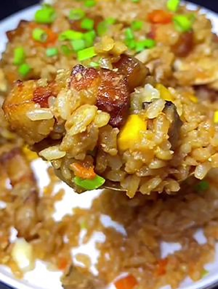 大米饭新吃法,有蛋有肉还有饭,我家挑食的孩子都能吃三大碗